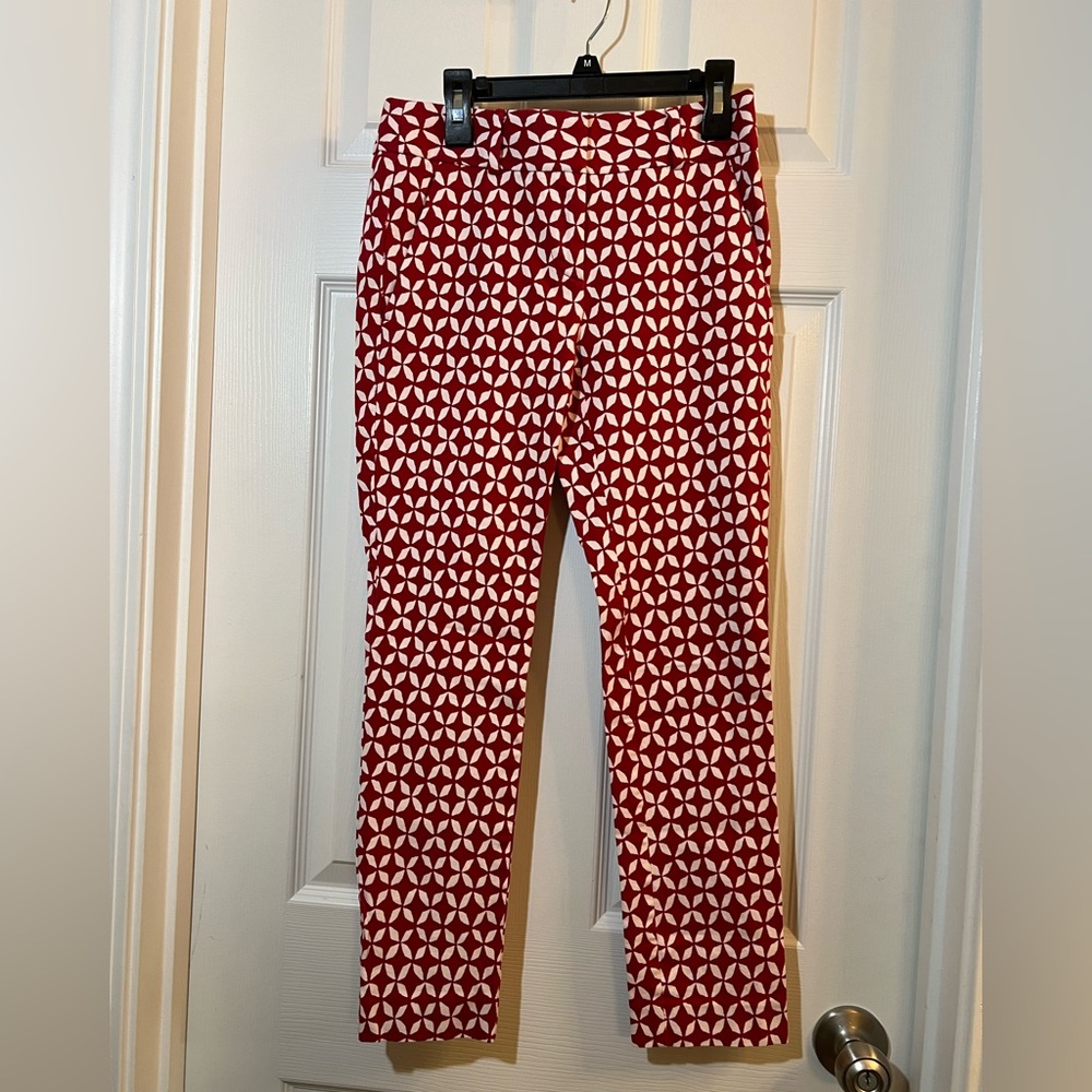 🦋 Ann Taylor loft Marisa skinny Red and White Geometric Print Pants size 00p